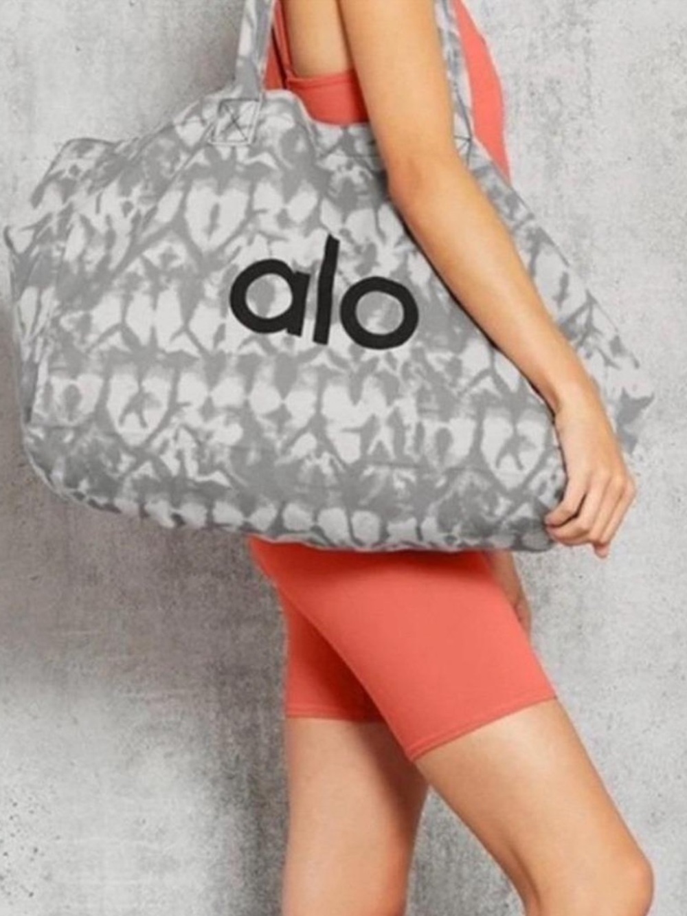 NWOT Alo Yoga shopper tote